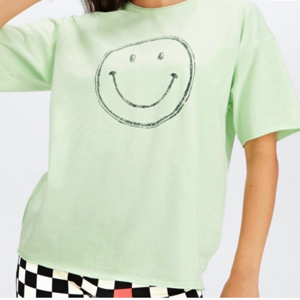 Fabletics Short Sleeve 90's Style Graphic Tee, size small